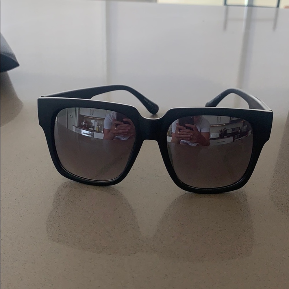 Black Quay mirrored sunglasses (on the prowl)